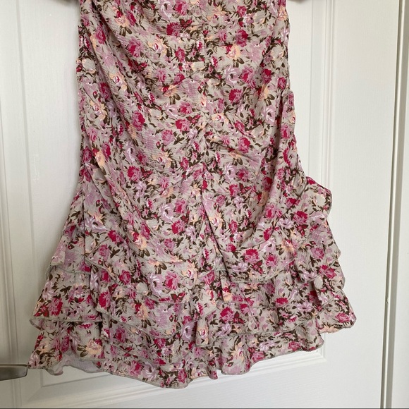 InTheStyle x Lorna Luxe ruffle off shoulder dress - Picture 4 of 12